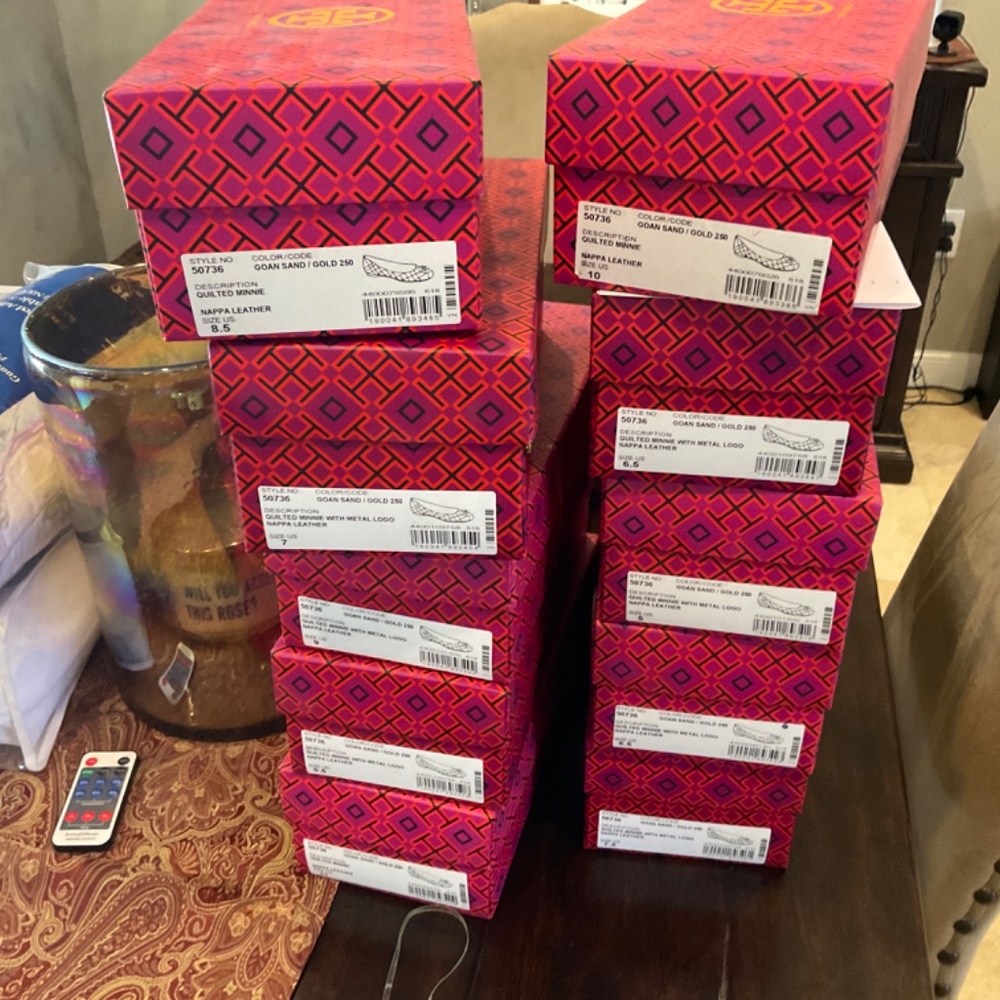 Tory Burch Quilted Minnie Ballet Flat in  Goan Sand/Gold, BNIB,MSRP$238 - Picture 4 of 4